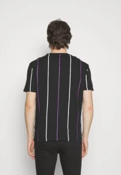 YOURTURN Unisex - Camiseta Estampada - Purple -Tienda barata Ulla Popken 04af3be8fc7b4c8586f7bb5f14d9b86e