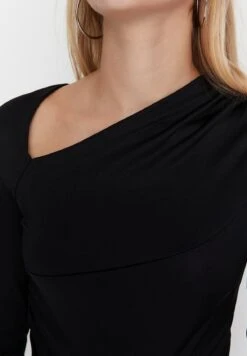 Trendyol Camiseta De Manga Larga - Black 9 Trendyol Camiseta De Manga Larga - Black -Tienda barata Ulla Popken 059a3e670497442ca2dc9785f1b27a02