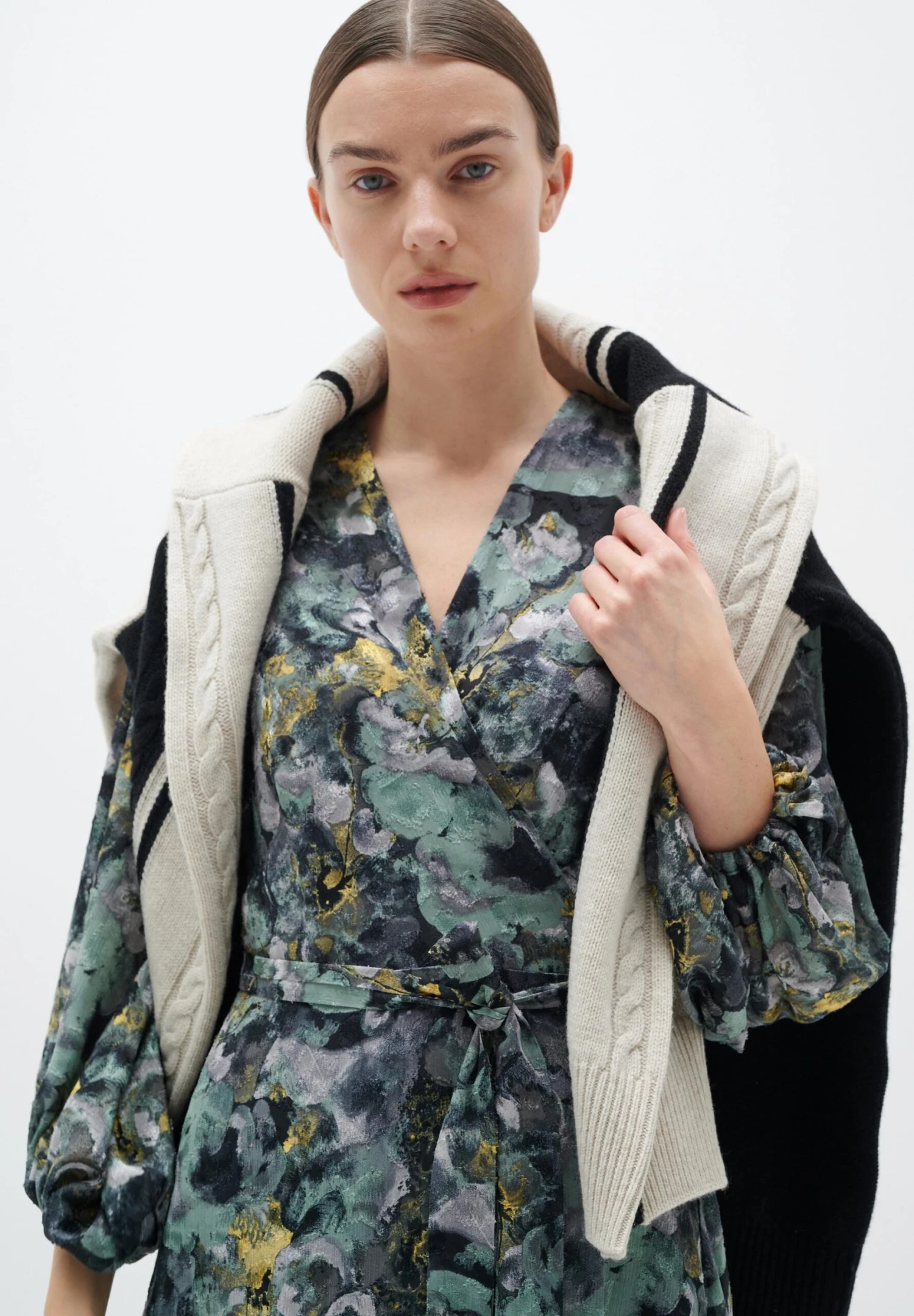 InWear Basiraiw Wrap - Vestido Informal - Green Marble Flower 6 InWear Basiraiw Wrap - Vestido Informal - Green Marble Flower - Imagen 4