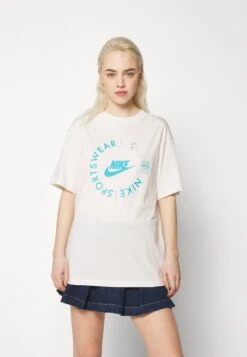 Nike Sportswear W Nsw Bf Prnt Su - Camiseta Estampada - Phantom -Tienda barata Ulla Popken 0e8d32433b8949e28e5be884a98fc654