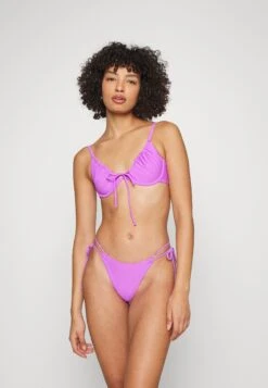 Ibiza Eyelet- Top De Bikini - Purple 9 Ibiza Eyelet- Top De Bikini - Purple -Tienda barata Ulla Popken 0f77339f7f014be09eef809cf15068d1