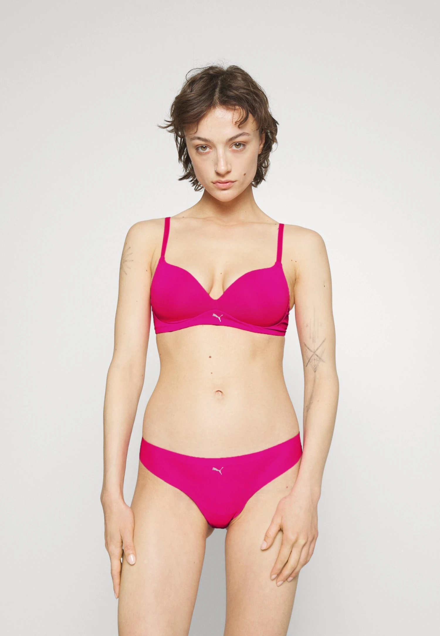 Puma Women Soft Padded Bra - Sujetador Básico - Neon Pink 4 Puma Women Soft Padded Bra - Sujetador Básico - Neon Pink - Imagen 2