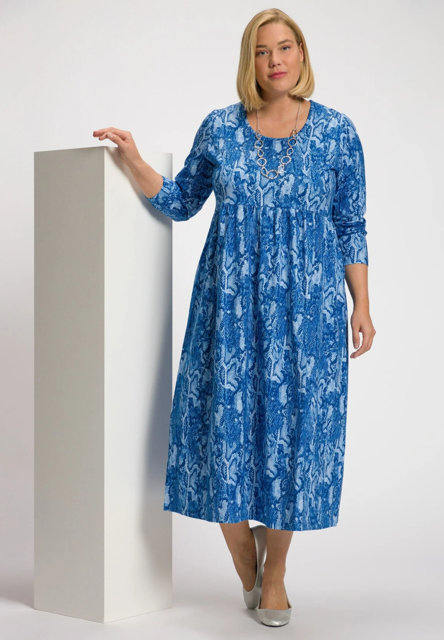 Ulla Popken Vestido Ligero - Tintenblau 6 Ulla Popken Vestido Ligero - Tintenblau - Imagen 4