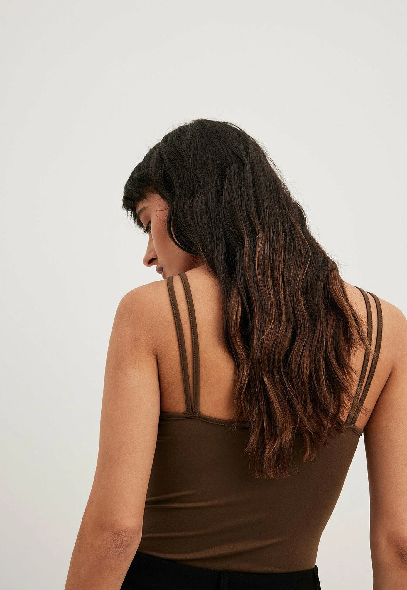 NA-KD Mit Doppelten Trägern - Top - Brown 5 NA-KD Mit Doppelten Trägern - Top - Brown - Imagen 3