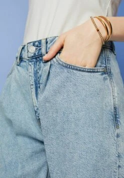 ESPRIT Shorts Vaqueros - Blue Bleached 11 ESPRIT Shorts Vaqueros - Blue Bleached -Tienda barata Ulla Popken 1c4a2ce15bf44819a811af6fc0d20a1d