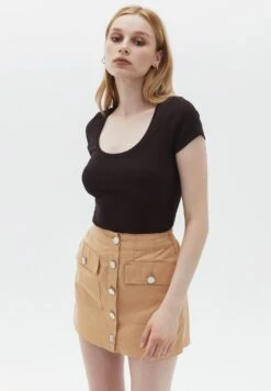 Scope Neck- Camiseta Básica - Black Coffee