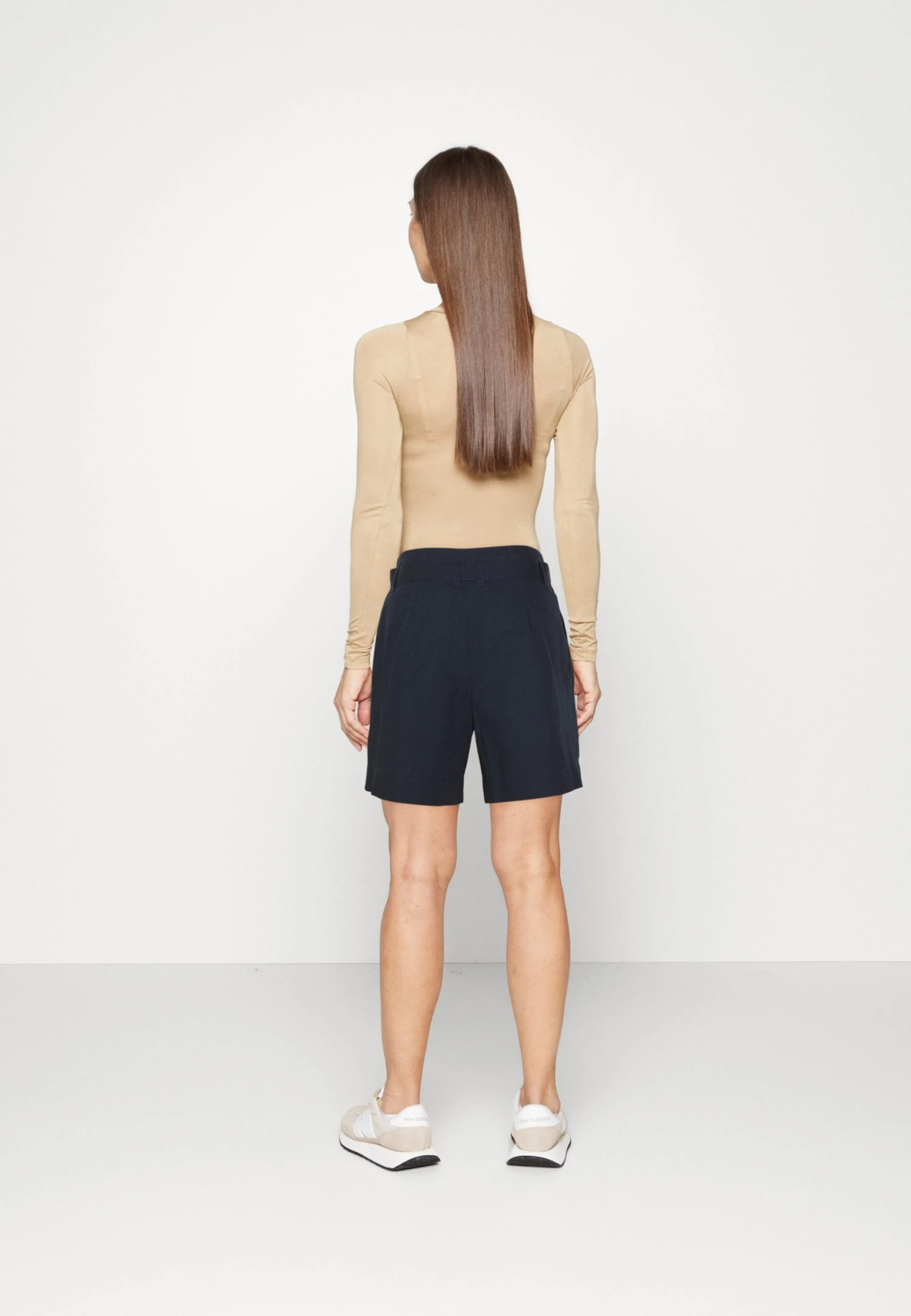 Marc O'Polo High Rise Pleats Belt - Shorts - Deep Blue Sea 5 Marc O'Polo High Rise Pleats Belt - Shorts - Deep Blue Sea - Imagen 3