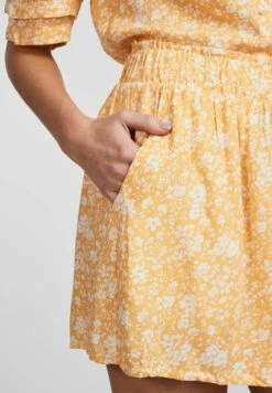 YAS Stelli Hw S - Shorts - Mock Orange 10 YAS Stelli Hw S - Shorts - Mock Orange -Tienda barata Ulla Popken 34592e32f7d94eefb29295af986fdcbb