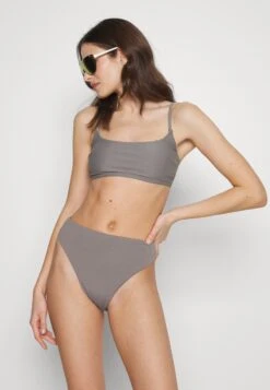 Tilly Crop - Top De Bikini - Slate -Tienda barata Ulla Popken 37f0909d44544b80ba75b914926a3d1e