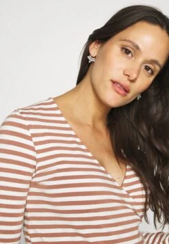 ONLY MATERNITY Olmjoy Life Wrap - Camiseta De Manga Larga - Beaver Fur 11 ONLY MATERNITY Olmjoy Life Wrap - Camiseta De Manga Larga - Beaver Fur -Tienda barata Ulla Popken 38b9fdee027846c6a53286ede582c421