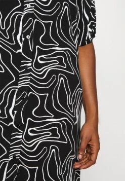 ONLY CARMAKOMA Cardes Allie Life Calf Dress - Vestido Camisero - Black -Tienda barata Ulla Popken 3cb11ca4a3cd4f3cb584123abf00535a