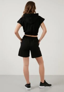 LELA Two Piece Set - Regular Fit - Shorts - Black -Tienda barata Ulla Popken 3e574f5341cd496283a185f87e9aaa60
