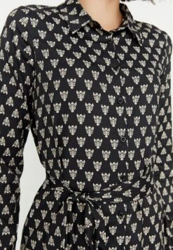 Trendyol Vestido Camisero - Black -Tienda barata Ulla Popken 3fa96956452743e2baeb530651a14038