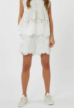 Moves Matea - Shorts - Snow White
