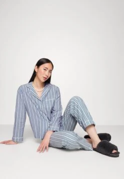 Marks & Spencer Pijama - Blue Mix -Tienda barata Ulla Popken 55db885c5bbb44cb8472f9e3a57740e4