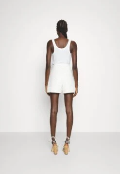 Bruuns Bazaar Durian Frojas- Shorts - Snow White -Tienda barata Ulla Popken 5e4ba8c8f06a4128b9f92fe5ddf7812c