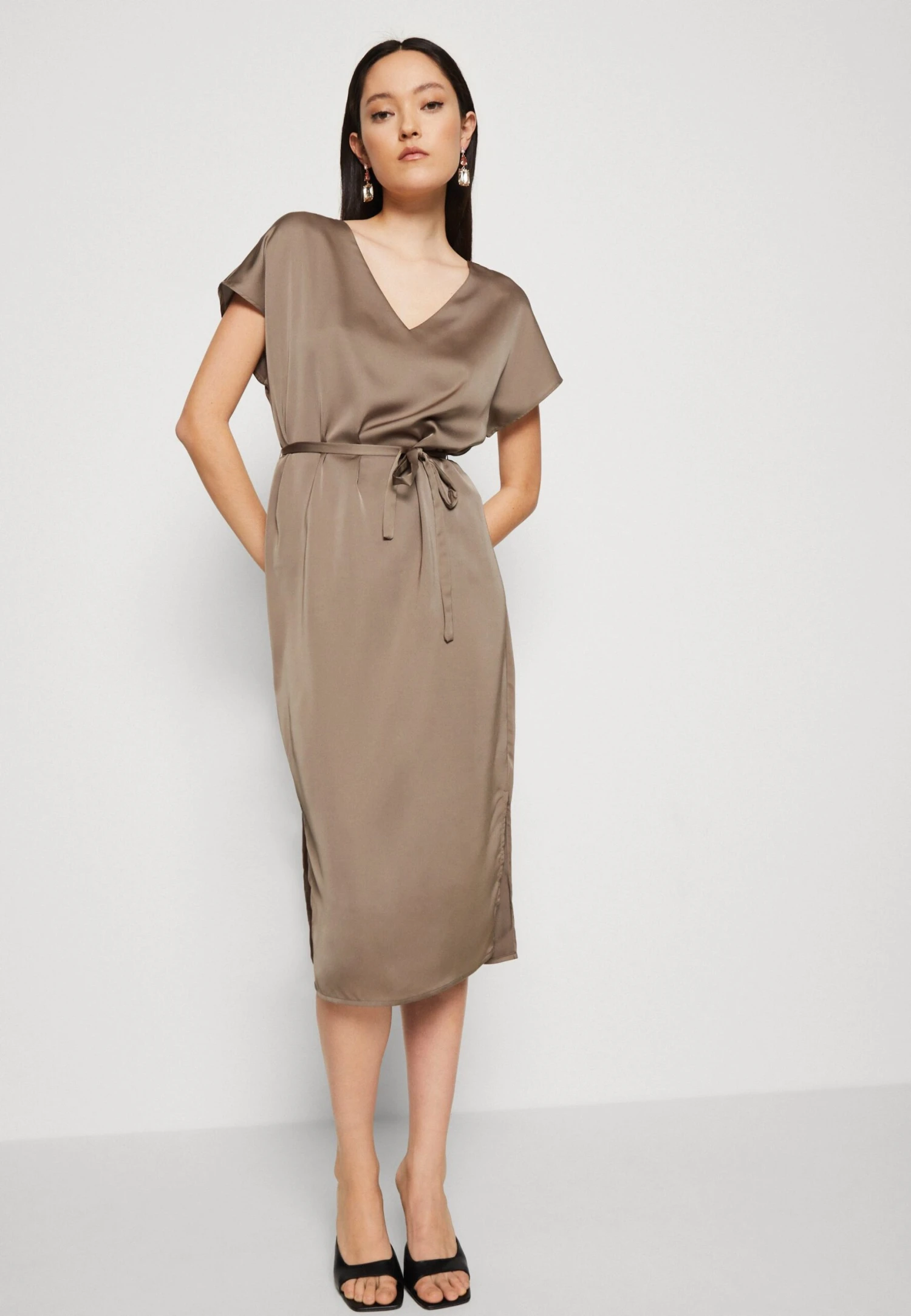 Vila Viellette V-Neck - Vestido Informal - Walnut 6 Vila Viellette V-Neck - Vestido Informal - Walnut - Imagen 4