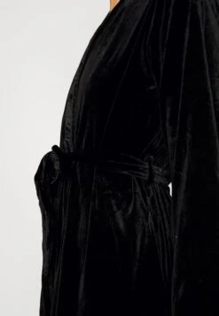 Pour Moi Midi Length Gown - Albornoz - Black -Tienda barata Ulla Popken 68e19c8619ba4039bd23cf57913254fa