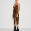 NA-KD Overlap Slip Dress - Vestido De Cóctel - Brown