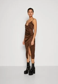 NA-KD Overlap Slip Dress - Vestido De Cóctel - Brown