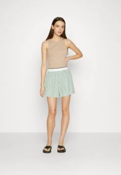 Lacoste Shorts - White/Ash Tree 9 Lacoste Shorts - White/Ash Tree -Tienda barata Ulla Popken 738b6e7d5baa41bda13043c791d29f83