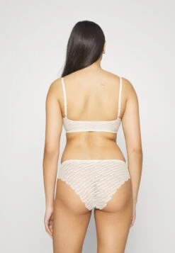 Sloggi Lacy Bralette - Top - Beige -Tienda barata Ulla Popken 76f067ce4032420d93dcd5c46b046188