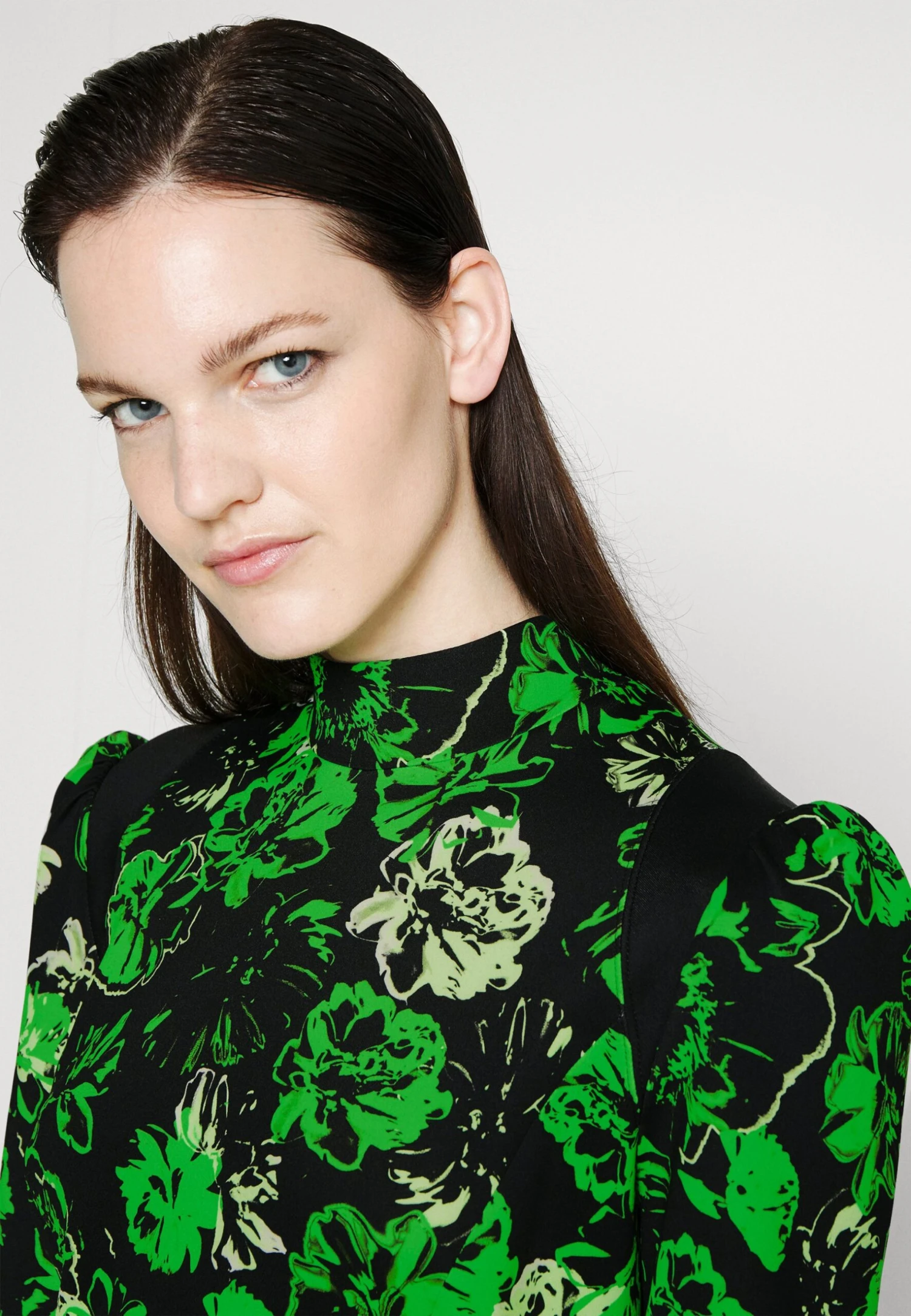 MARC CAIN Vestido Ligero - Green 6 MARC CAIN Vestido Ligero - Green - Imagen 4