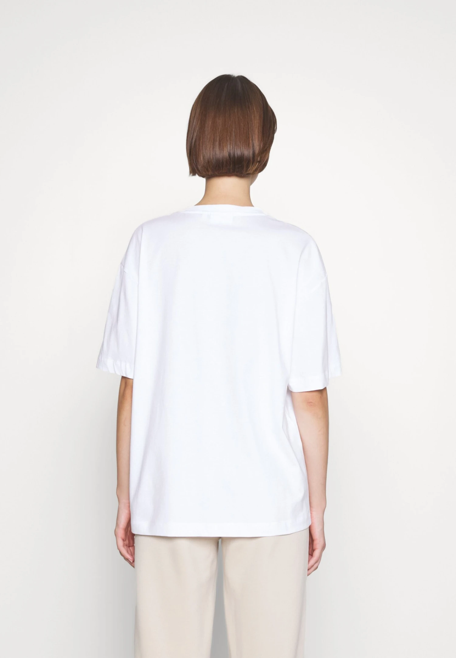 Calvin Klein Graphic - Camiseta Estampada - Bright White 5 Calvin Klein Graphic - Camiseta Estampada - Bright White - Imagen 3