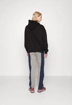 Pegador Ottawa Oversized Hoodie- Jersey Con Capucha - Black 12 Pegador Ottawa Oversized Hoodie- Jersey Con Capucha - Black -Tienda barata Ulla Popken 7a9e82485c7b462e8d27180f6ab2a501