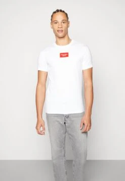Calvin Klein Jeans Small Center Box Tee Unisex - Sujetador Básico - Bright White -Tienda barata Ulla Popken 805442f18b534f8c86f60d936847bcea