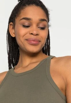 ONLY Onllindsay Tank 2 Pack - Top - Black/Kalamata 13 ONLY Onllindsay Tank 2 Pack - Top - Black/Kalamata -Tienda barata Ulla Popken 895b48d8f904478e8e88009498037c31