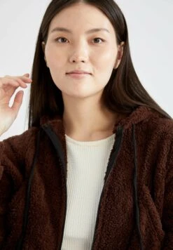 DeFacto Forro Polar - Brown -Tienda barata Ulla Popken 89ad2101c9c04828950bdedbd2434ede