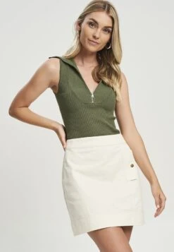 Calli Ash- Shorts Vaqueros - White