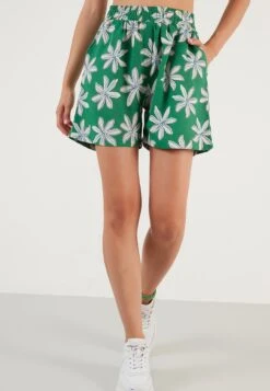 LELA Two Piece Set - Regular Fit - Shorts - Green -Tienda barata Ulla Popken 8fbe1d3c45004c87acf3086fb276797f