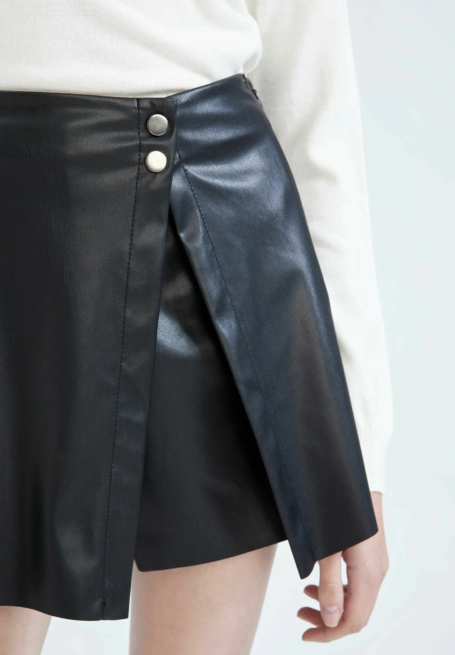 DeFacto Regular Fit- Falda Cruzada - Black 6 DeFacto Regular Fit- Falda Cruzada - Black - Imagen 4