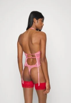 Ann Summers Cross My Heart - Body - Pink/Red 9 Ann Summers Cross My Heart - Body - Pink/Red -Tienda barata Ulla Popken 97176bd6a7514c86b61d759ef96b613b