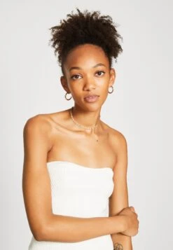 Gina Tricot Knitted Tube - Top - Offwhite 11 Gina Tricot Knitted Tube - Top - Offwhite -Tienda barata Ulla Popken 9aa71f6e68204666ab68a8bfdce2f399