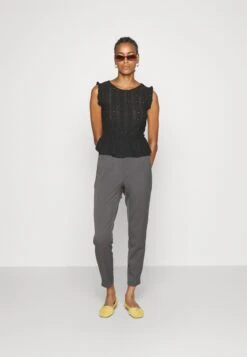 Frill Lace Top - Top - Black -Tienda barata Ulla Popken 9e8cd42b7a2442c494dc6a433e32a698