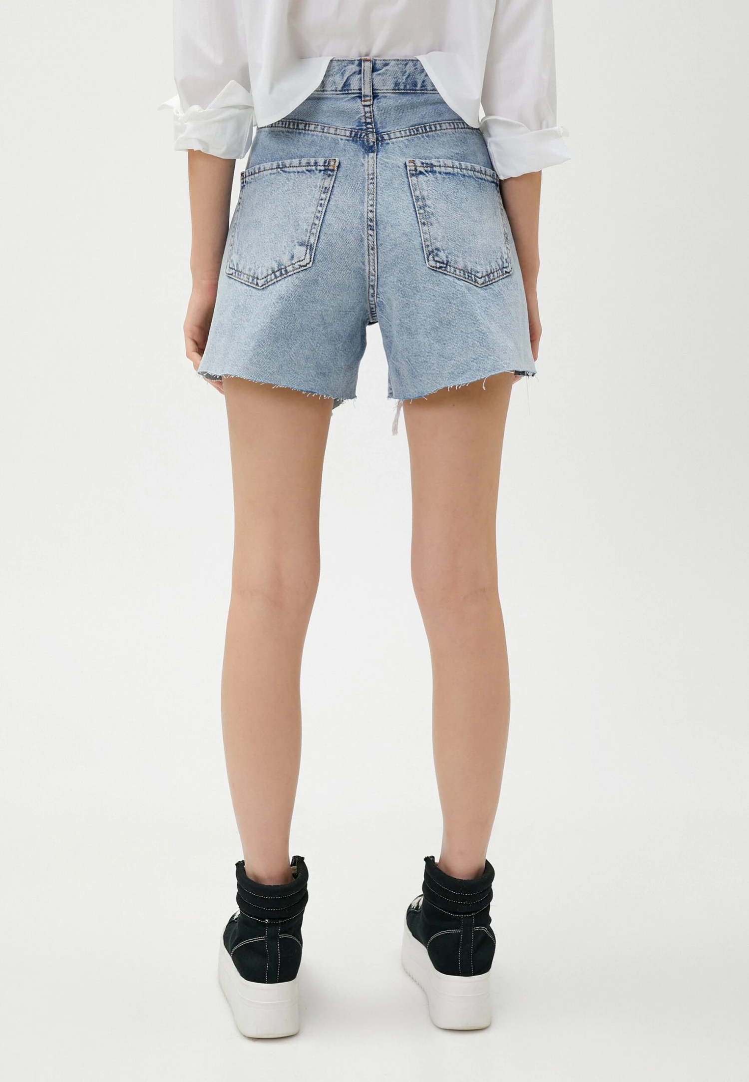 Koton Pocket Detail Destroyed - Shorts Vaqueros - Light Indigo 5 Koton Pocket Detail Destroyed - Shorts Vaqueros - Light Indigo - Imagen 3