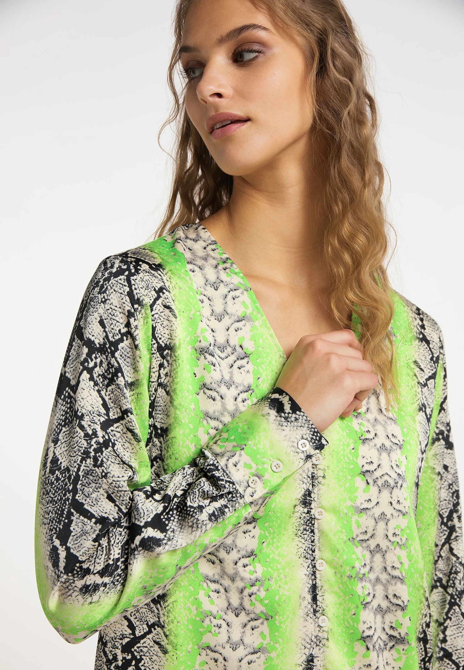 Izia Gaya - Vestido Informal - Grün Mehrfarbig 6 Izia Gaya - Vestido Informal - Grün Mehrfarbig - Imagen 4