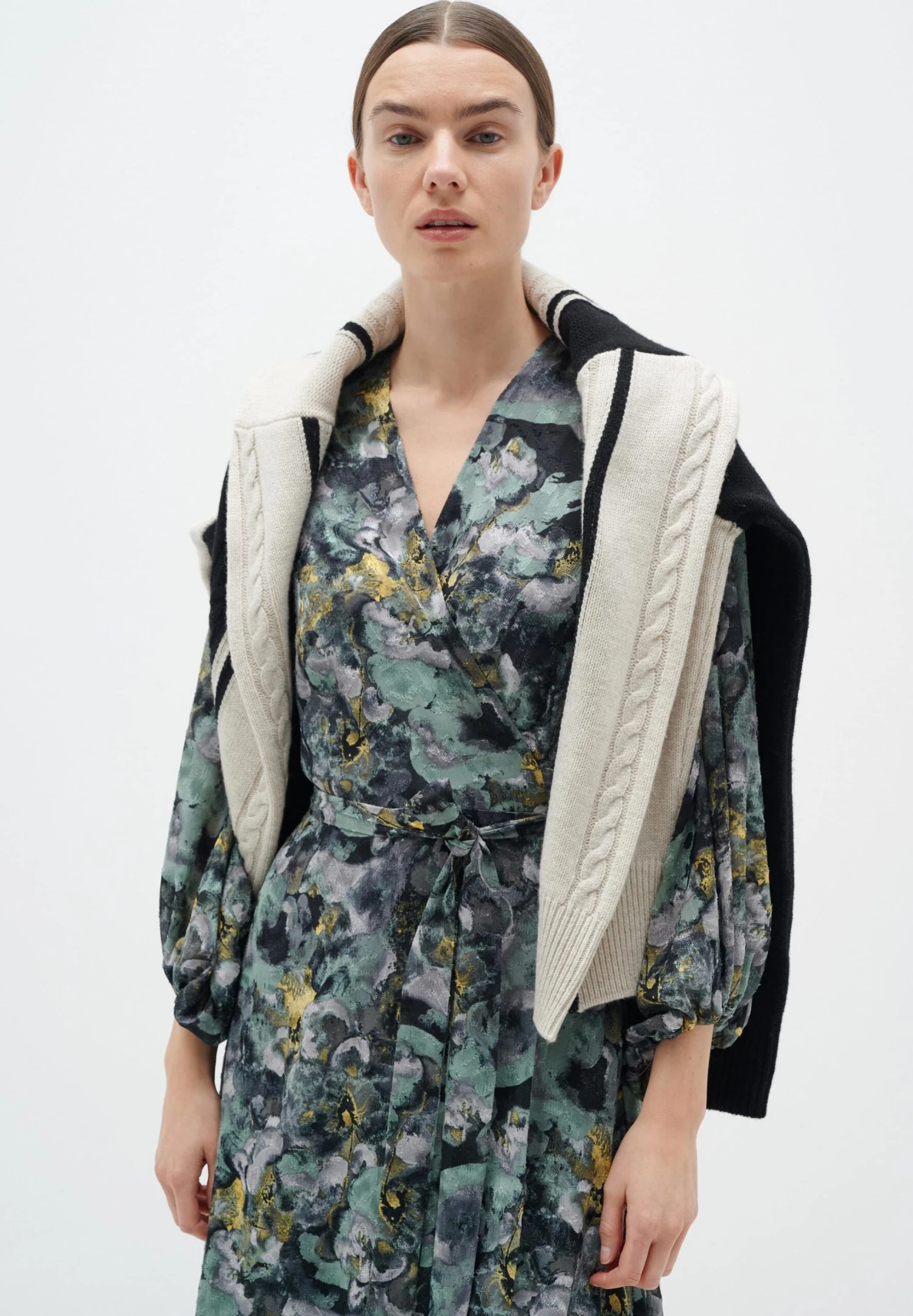 InWear Basiraiw Wrap - Vestido Informal - Green Marble Flower 5 InWear Basiraiw Wrap - Vestido Informal - Green Marble Flower - Imagen 3