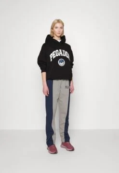 Pegador Ottawa Oversized Hoodie- Jersey Con Capucha - Black 13 Pegador Ottawa Oversized Hoodie- Jersey Con Capucha - Black -Tienda barata Ulla Popken dfa61409ee544fb38e146c124c262e82