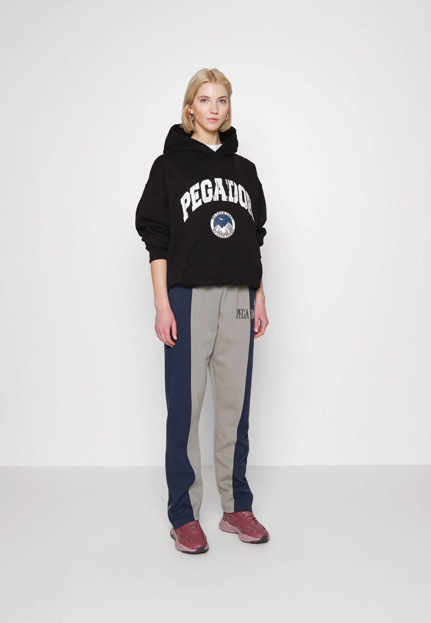 Pegador Ottawa Oversized Hoodie- Jersey Con Capucha - Black 7 Pegador Ottawa Oversized Hoodie- Jersey Con Capucha - Black - Imagen 5