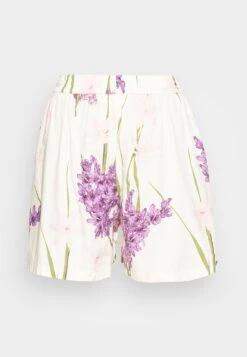 Selected Femme Slfetopa Wide- Shorts - Antique White -Tienda barata Ulla Popken e2aa4745b808491aa183a7763cf964b9