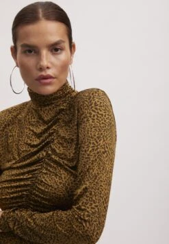 Gestuz Odagz P - Camiseta De Manga Larga - Butternut Leo -Tienda barata Ulla Popken e4c71b84ce7b4dacbc83118482c556d1