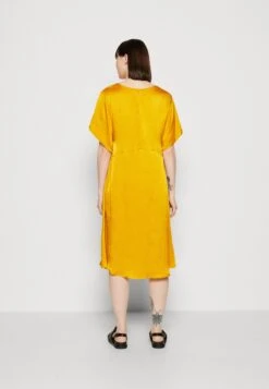 American Vintage Shan - Vestido Informal - Curcuma -Tienda barata Ulla Popken e5e50920d4cc43a986ac26ade922dc5a