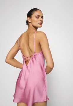 Hunkemöller Kae - Camisón - Pink -Tienda barata Ulla Popken ea0ac240b0884896a63514afc6d6f389