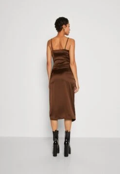 NA-KD Overlap Slip Dress - Vestido De Cóctel - Brown -Tienda barata Ulla Popken ef88e19040764fe684761c502470ffc9