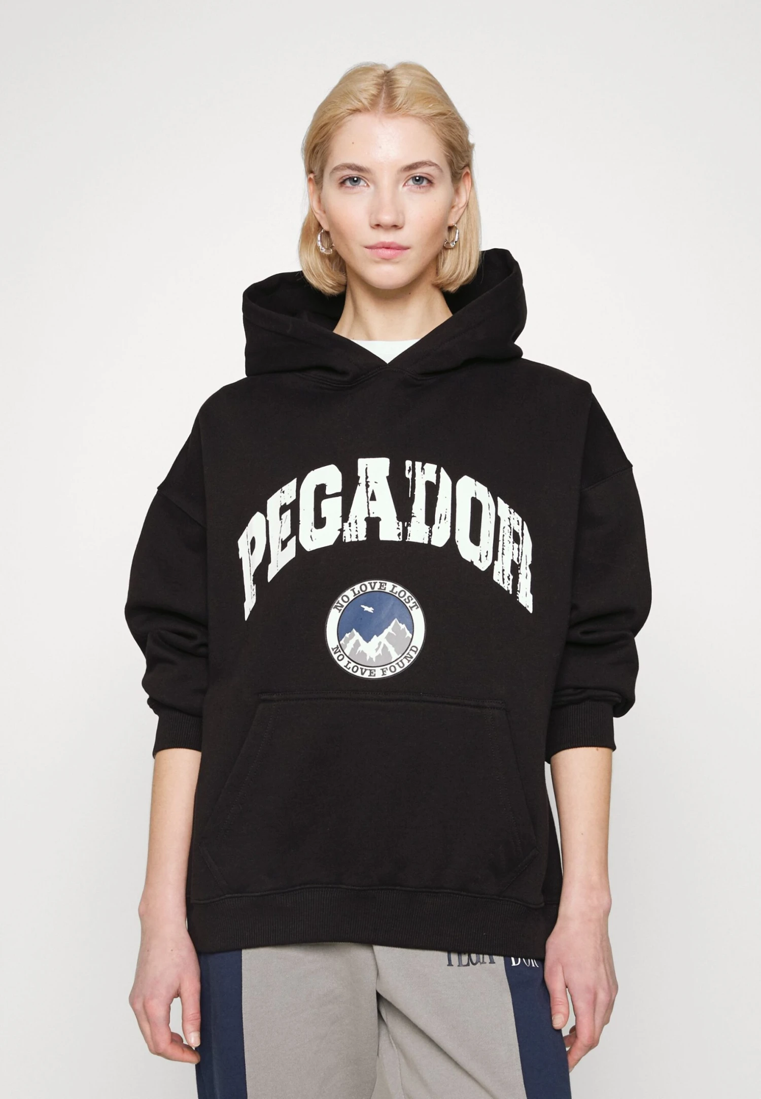 Pegador Ottawa Oversized Hoodie- Jersey Con Capucha - Black 5 Pegador Ottawa Oversized Hoodie- Jersey Con Capucha - Black - Imagen 3