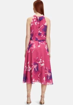 Vera Mont Mit Blumenprint - Vestido De Cóctel - Pink Purple -Tienda barata Ulla Popken f21eb4053b5e43eaa02ca50c09ab976d